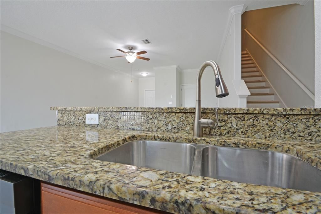 For Rent: $2,200 (3 beds, 2 baths, 1666 Square Feet)
