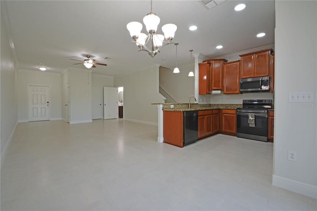 For Rent: $2,200 (3 beds, 2 baths, 1666 Square Feet)