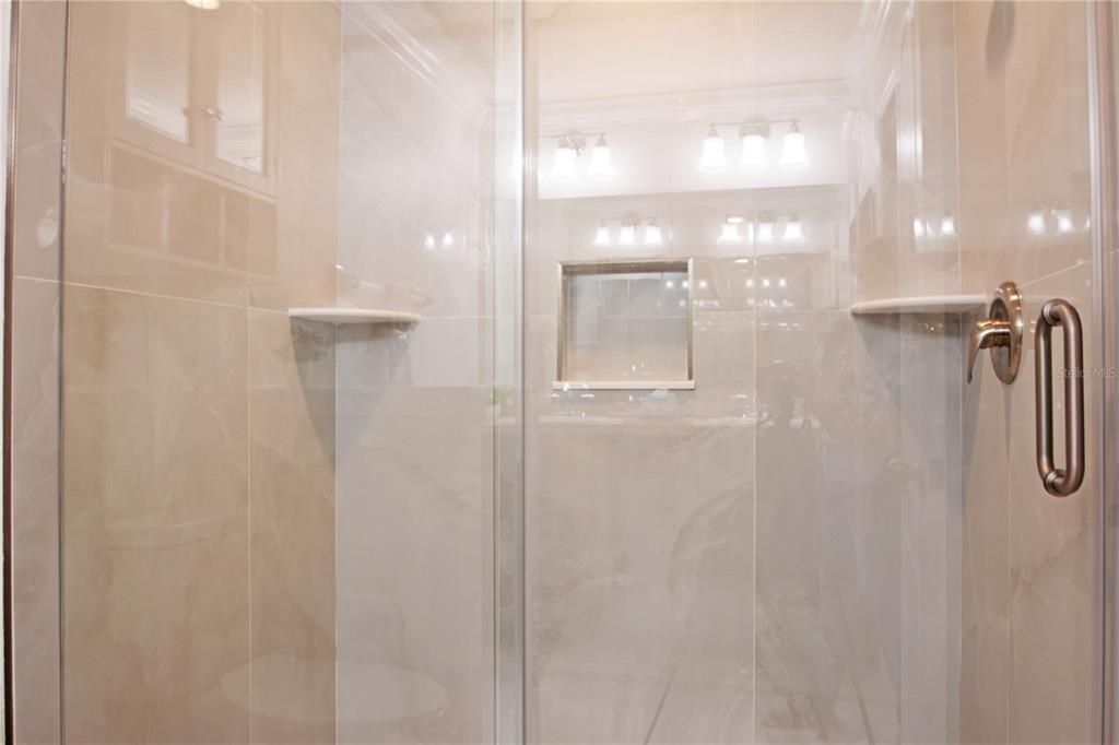For Rent: $2,200 (3 beds, 2 baths, 1666 Square Feet)
