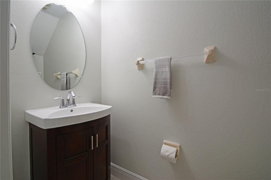 For Rent: $2,200 (3 beds, 2 baths, 1666 Square Feet)
