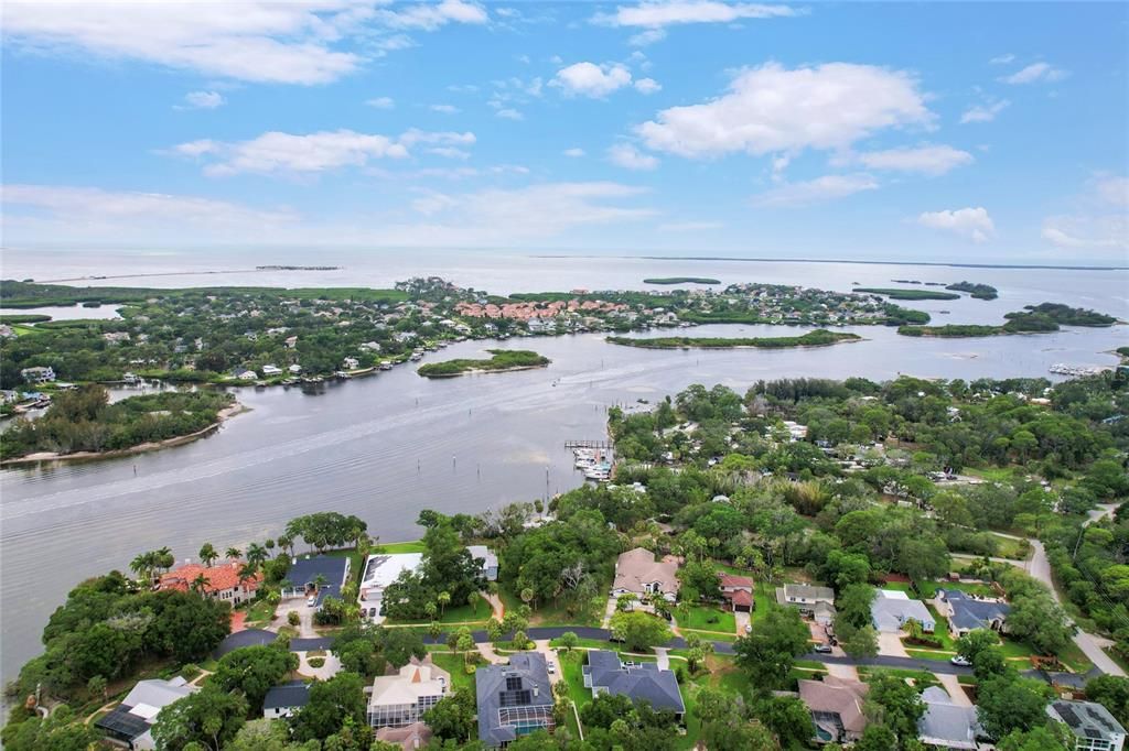 На продажу: $425,000 (0.48 acres)