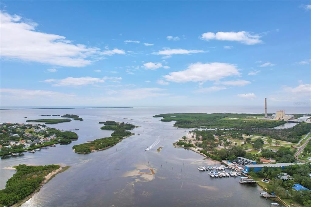 На продажу: $425,000 (0.48 acres)