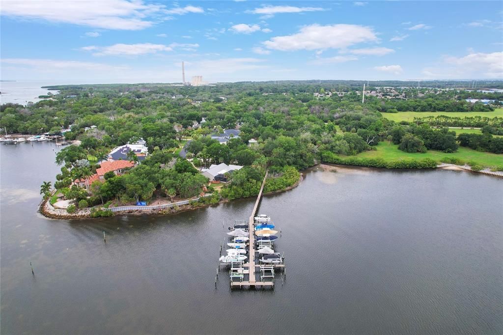 На продажу: $425,000 (0.48 acres)