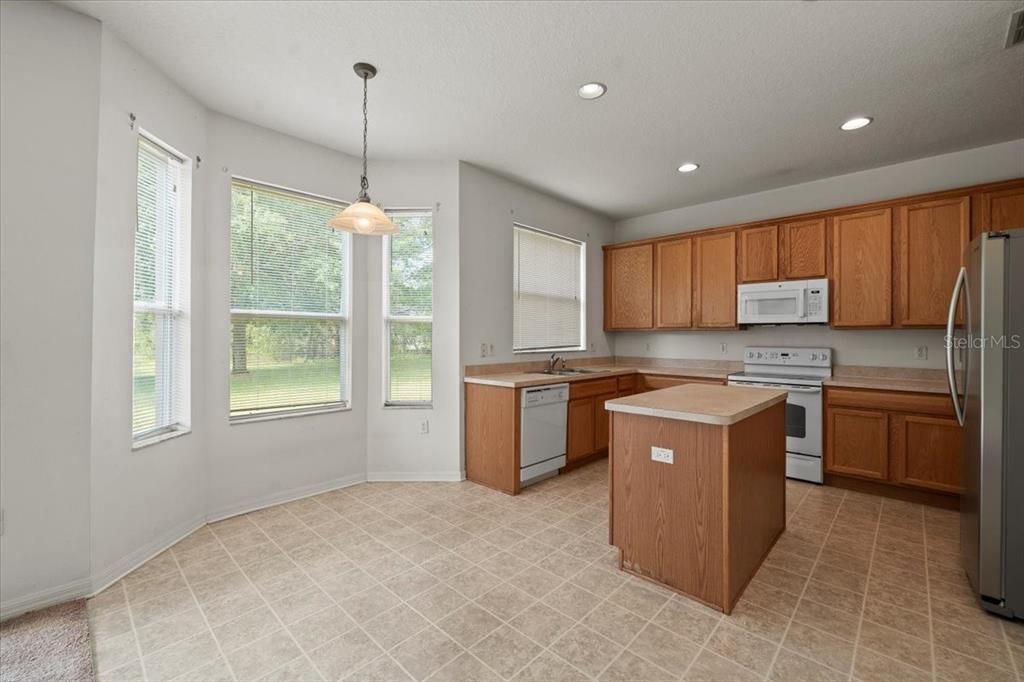 For Rent: $2,250 (4 beds, 2 baths, 2538 Square Feet)