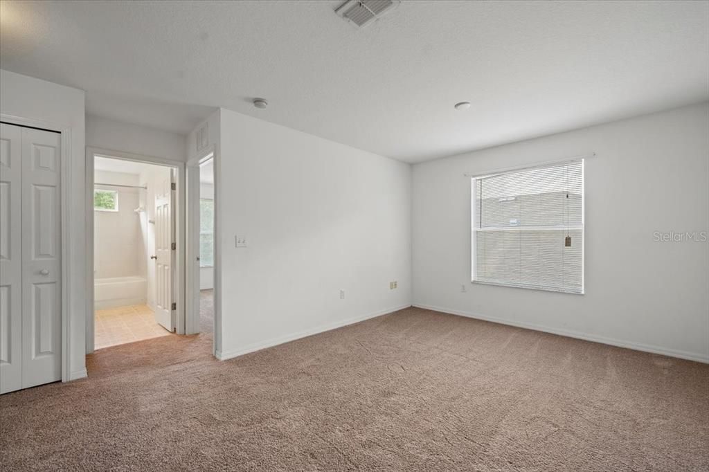 For Rent: $2,250 (4 beds, 2 baths, 2538 Square Feet)