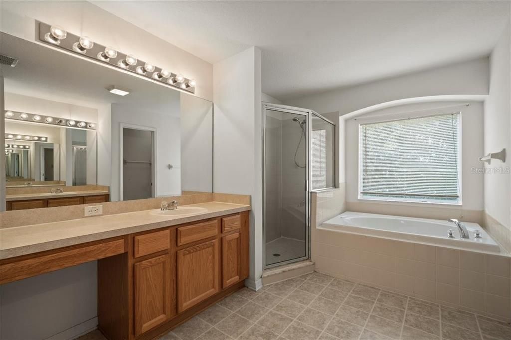 For Rent: $2,250 (4 beds, 2 baths, 2538 Square Feet)