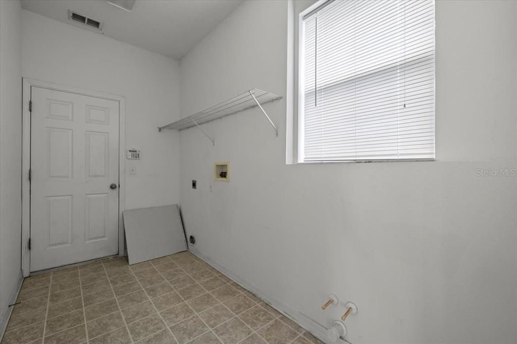 For Rent: $2,250 (4 beds, 2 baths, 2538 Square Feet)