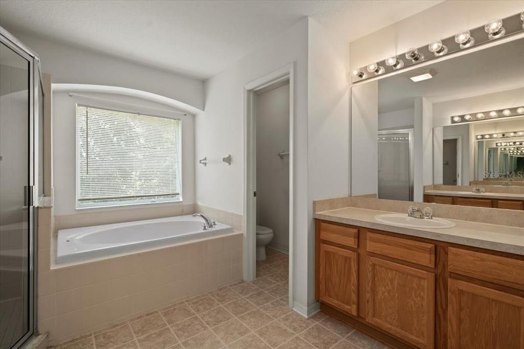 For Rent: $2,250 (4 beds, 2 baths, 2538 Square Feet)