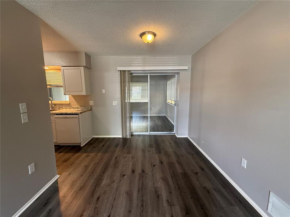 For Rent: $1,700 (2 beds, 2 baths, 1142 Square Feet)