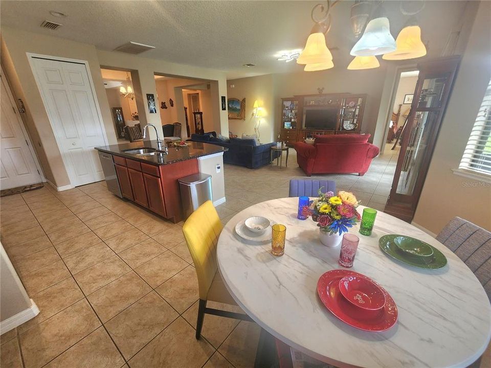 For Sale: $410,000 (3 beds, 2 baths, 2193 Square Feet)