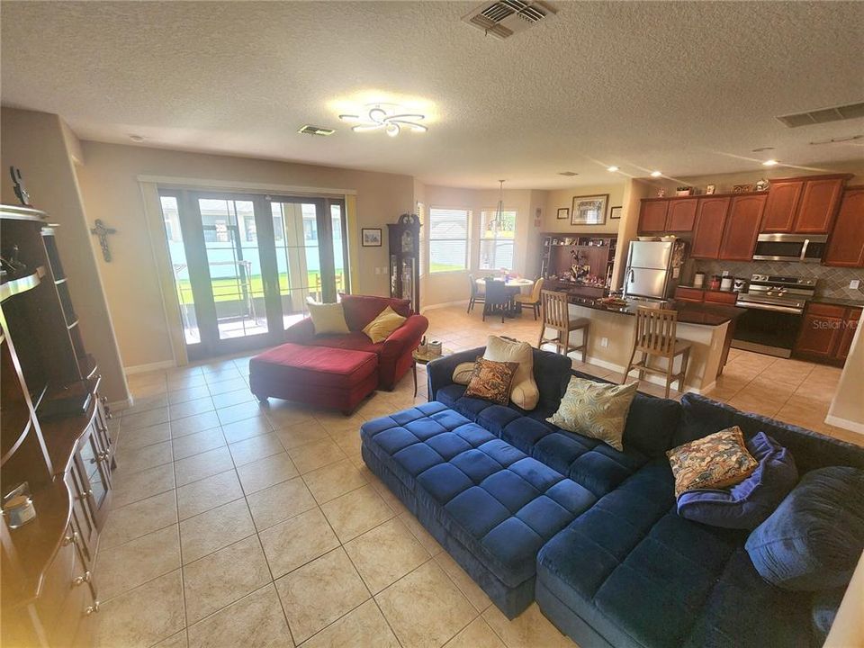 For Sale: $410,000 (3 beds, 2 baths, 2193 Square Feet)
