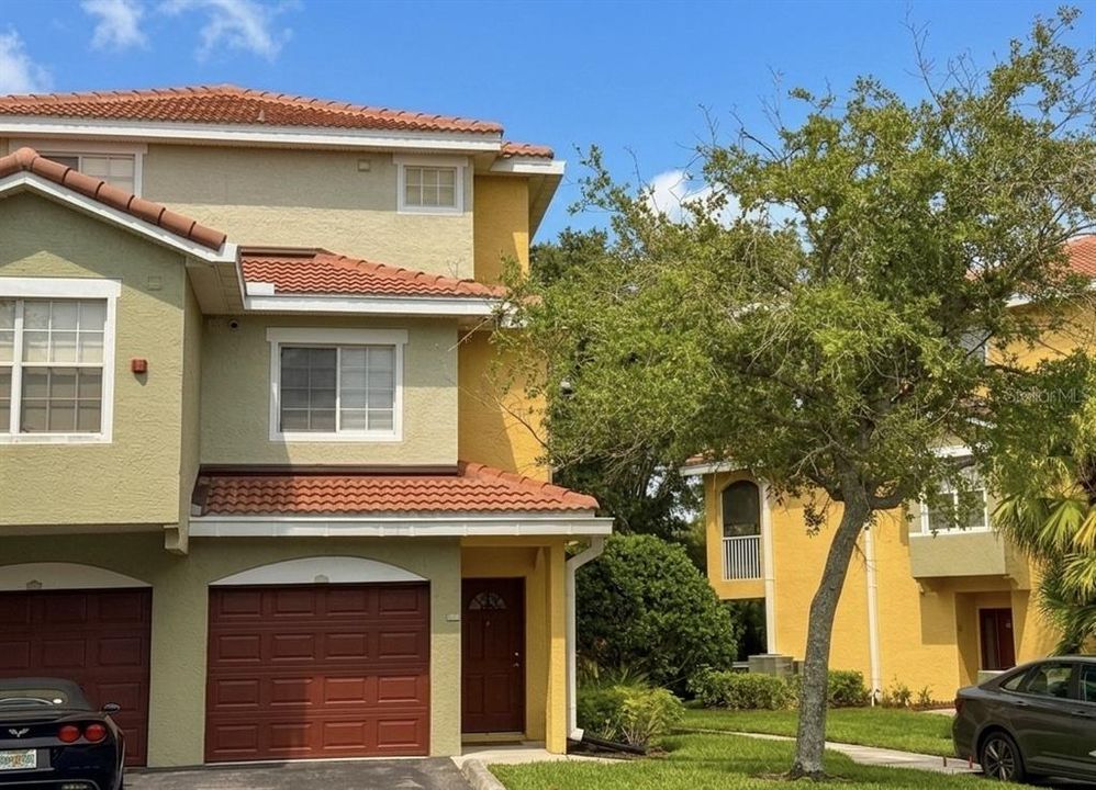 For Sale: $354,000 (3 beds, 3 baths, 1559 Square Feet)