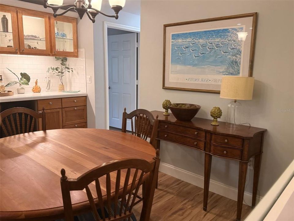For Sale: $354,000 (3 beds, 3 baths, 1559 Square Feet)