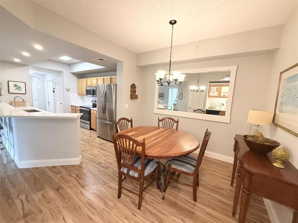 For Sale: $354,000 (3 beds, 3 baths, 1559 Square Feet)