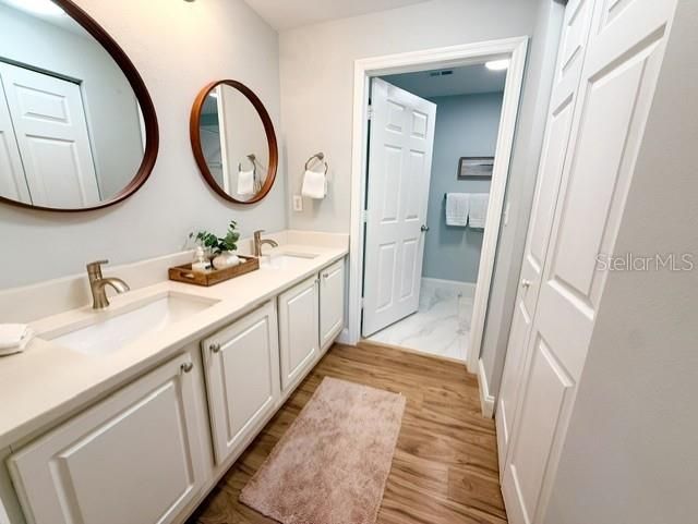For Sale: $354,000 (3 beds, 3 baths, 1559 Square Feet)