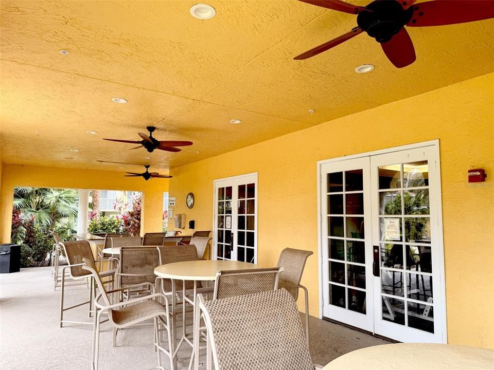 For Sale: $354,000 (3 beds, 3 baths, 1559 Square Feet)