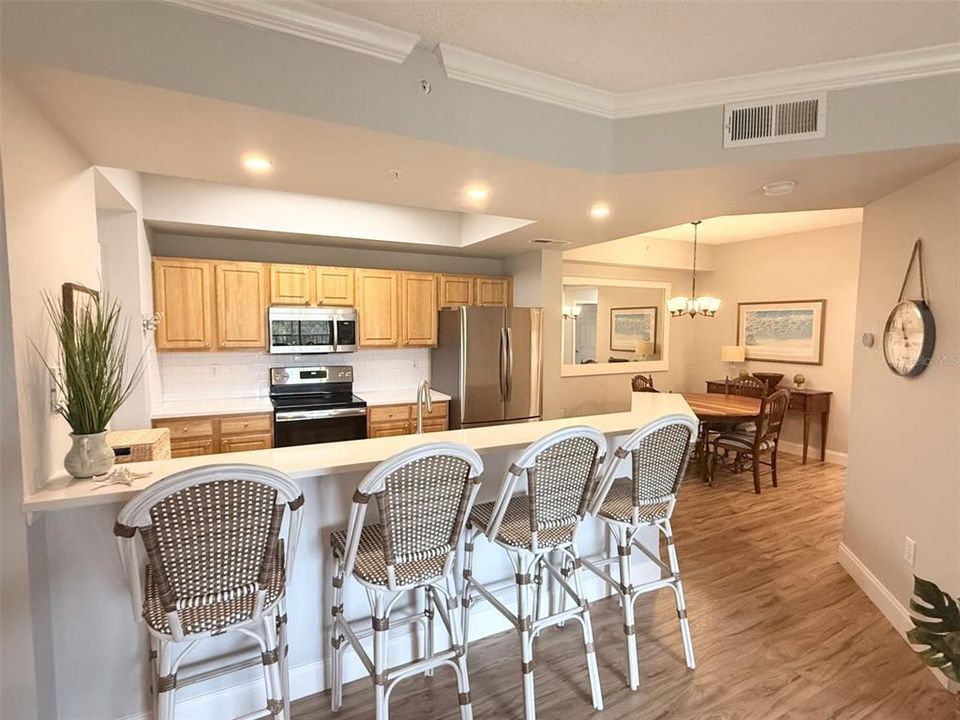 For Sale: $354,000 (3 beds, 3 baths, 1559 Square Feet)