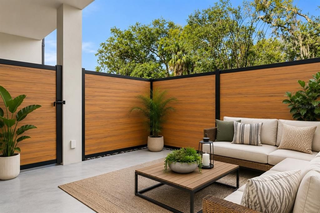 En Venta: $805,000 (3 camas, 3 baños, 2202 Pies cuadrados)