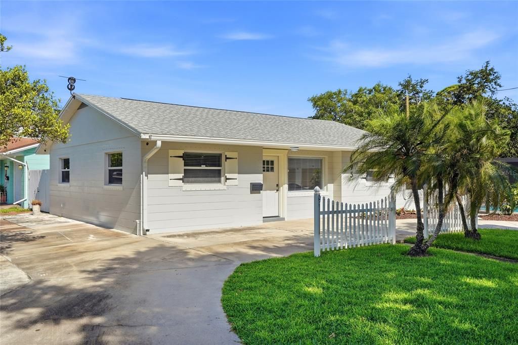 For Sale: $499,999 (3 beds, 2 baths, 1283 Square Feet)