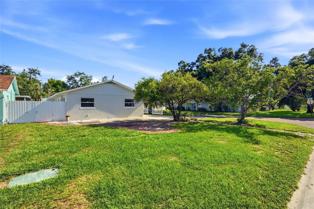 For Sale: $499,999 (3 beds, 2 baths, 1283 Square Feet)