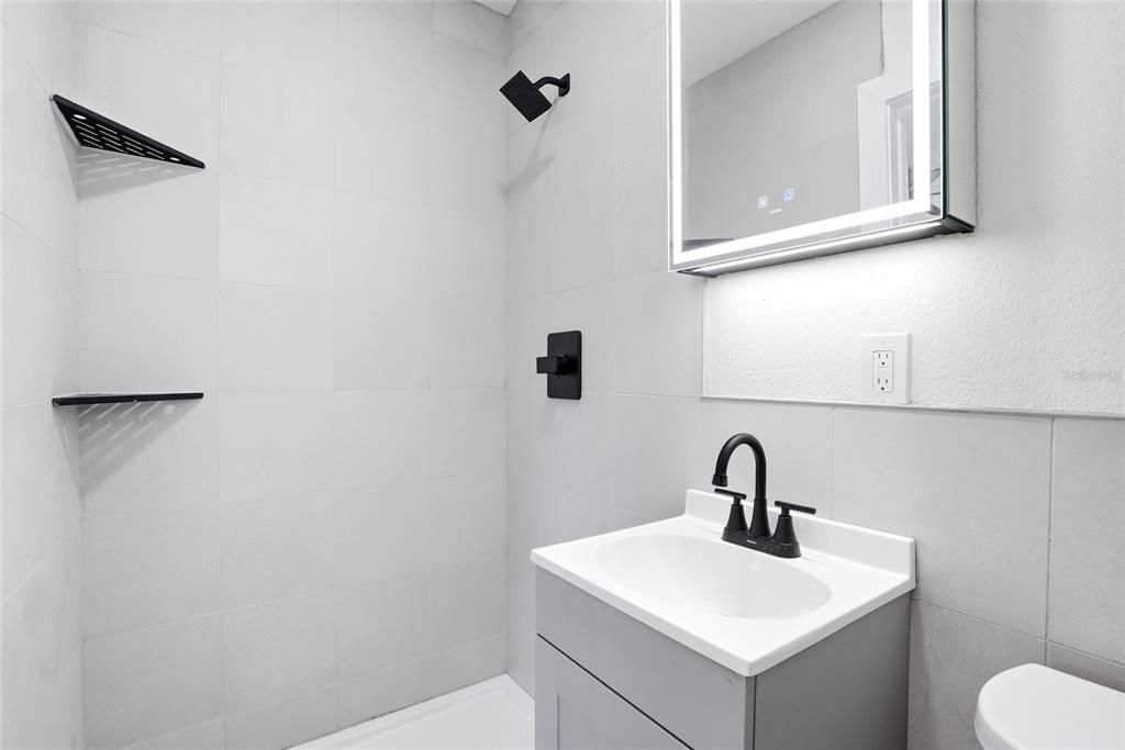 For Sale: $499,999 (3 beds, 2 baths, 1283 Square Feet)
