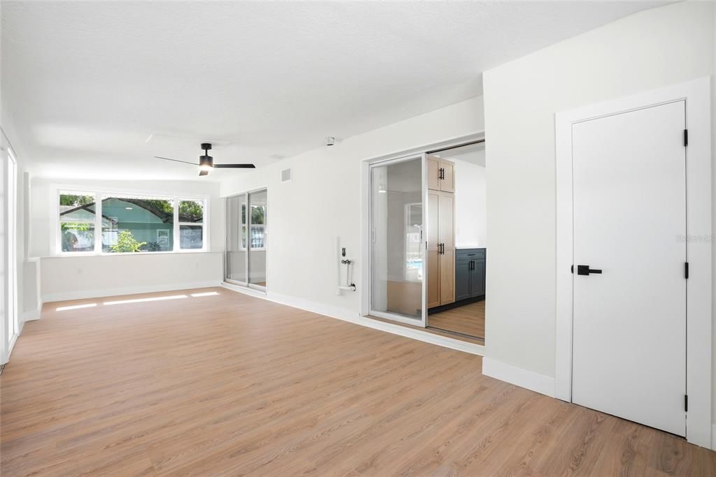 For Sale: $499,999 (3 beds, 2 baths, 1283 Square Feet)