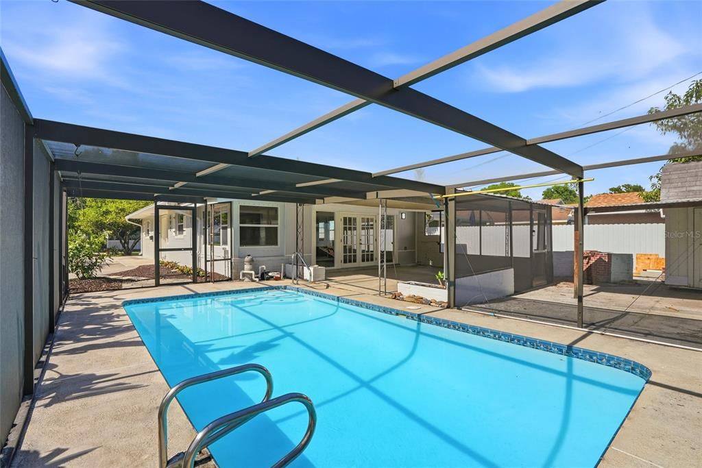 For Sale: $499,999 (3 beds, 2 baths, 1283 Square Feet)