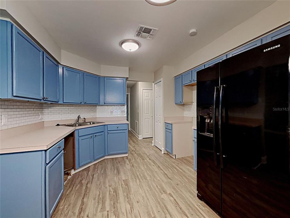 For Rent: $2,250 (3 beds, 2 baths, 1351 Square Feet)