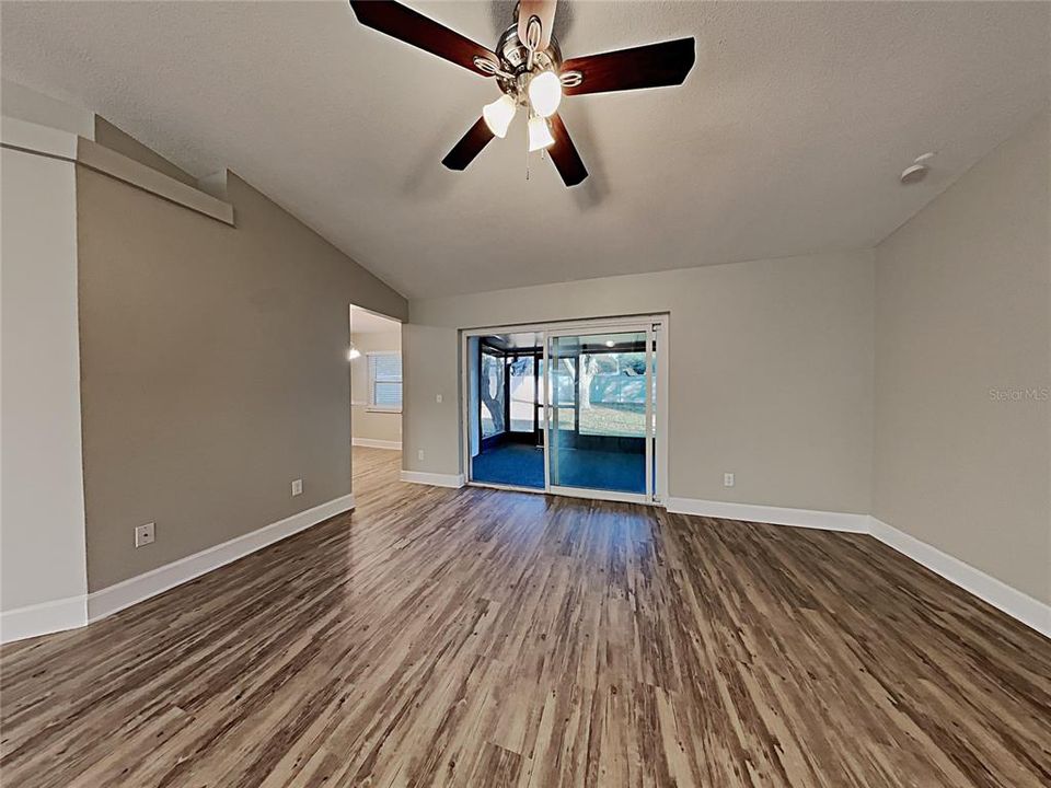 For Rent: $2,250 (3 beds, 2 baths, 1351 Square Feet)