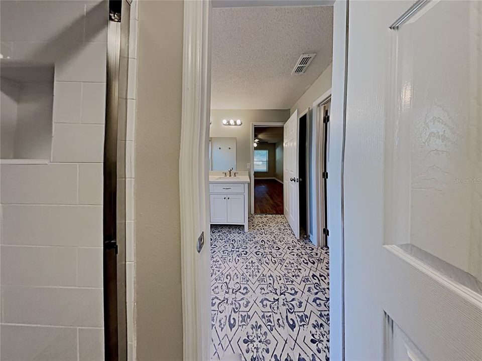 For Rent: $2,250 (3 beds, 2 baths, 1351 Square Feet)