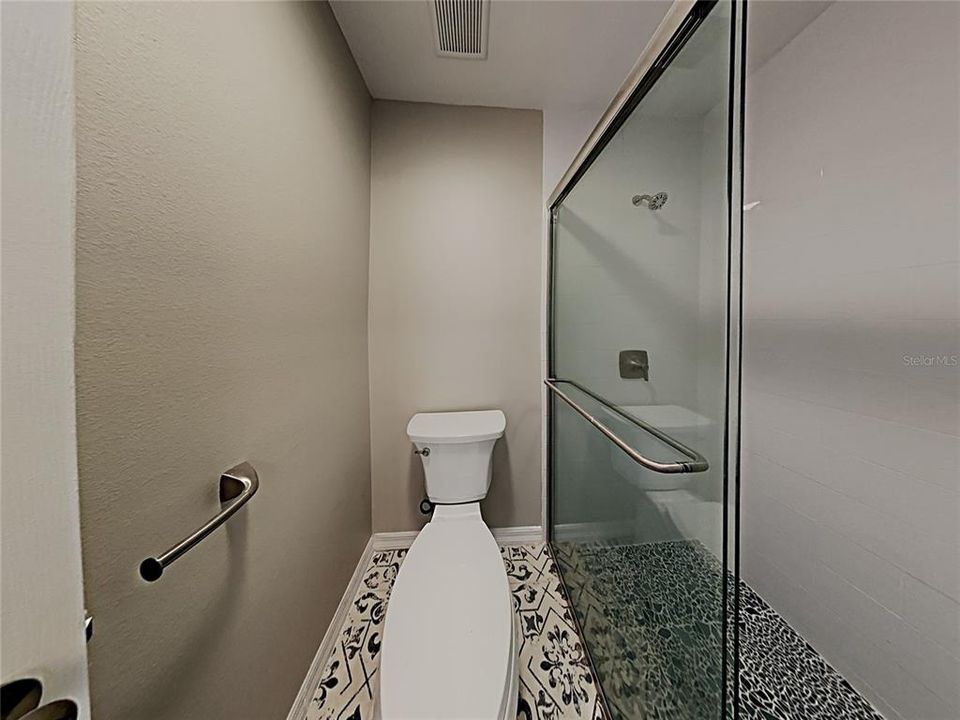 For Rent: $2,250 (3 beds, 2 baths, 1351 Square Feet)