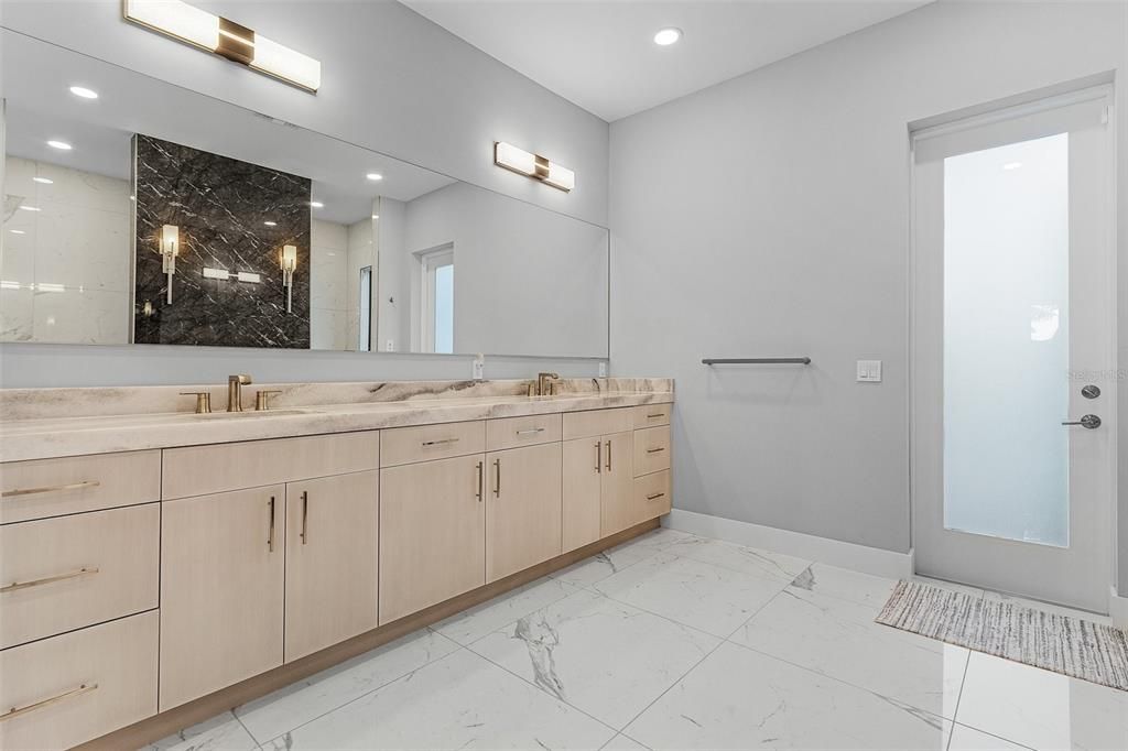 For Sale: $1,649,900 (2 beds, 3 baths, 3138 Square Feet)