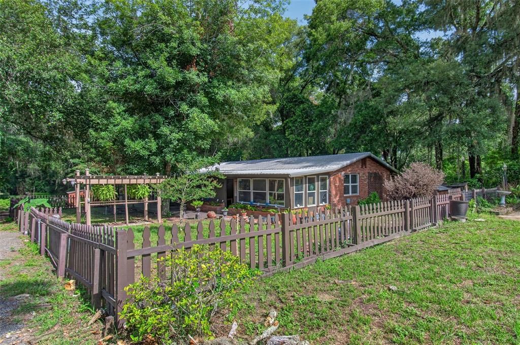For Sale: $249,500 (3 beds, 2 baths, 1797 Square Feet)