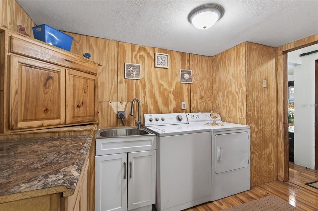 For Sale: $249,500 (3 beds, 2 baths, 1797 Square Feet)