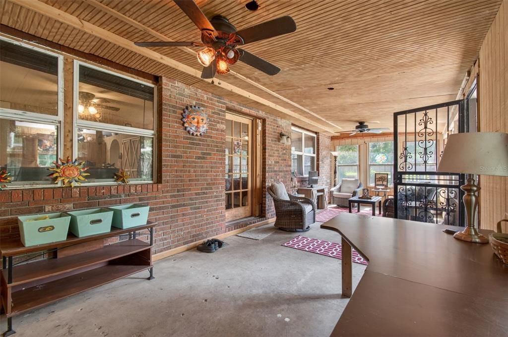 For Sale: $249,500 (3 beds, 2 baths, 1797 Square Feet)