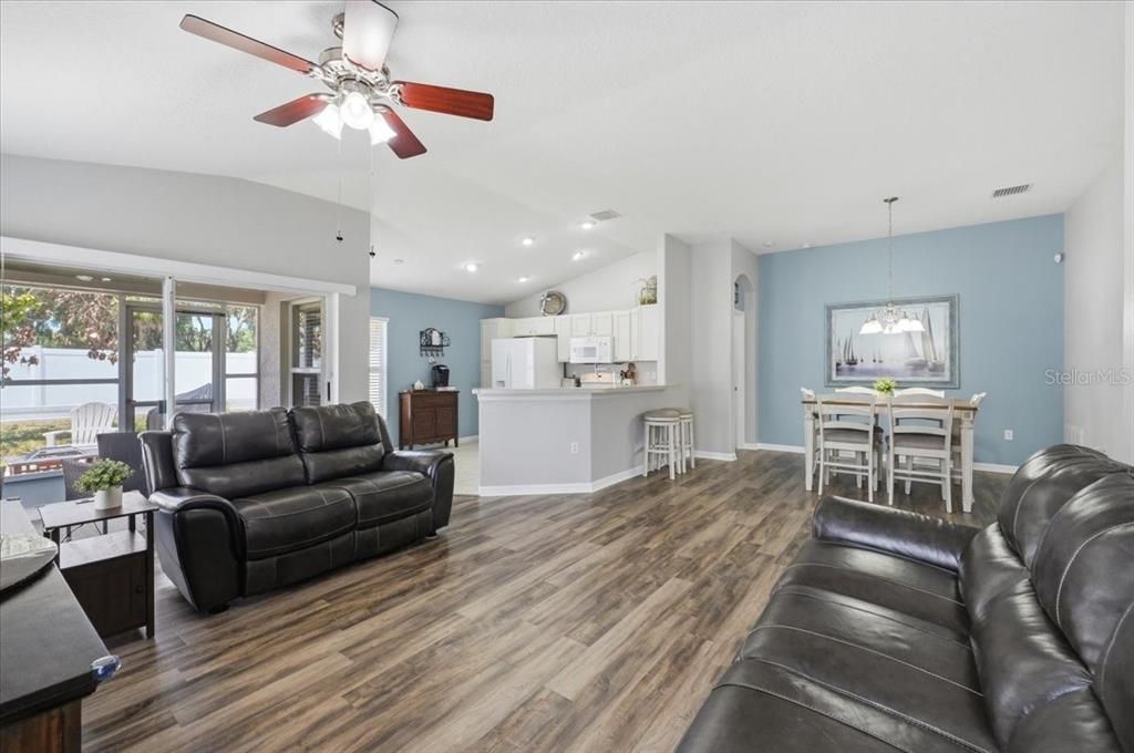For Sale: $335,000 (4 beds, 2 baths, 1766 Square Feet)