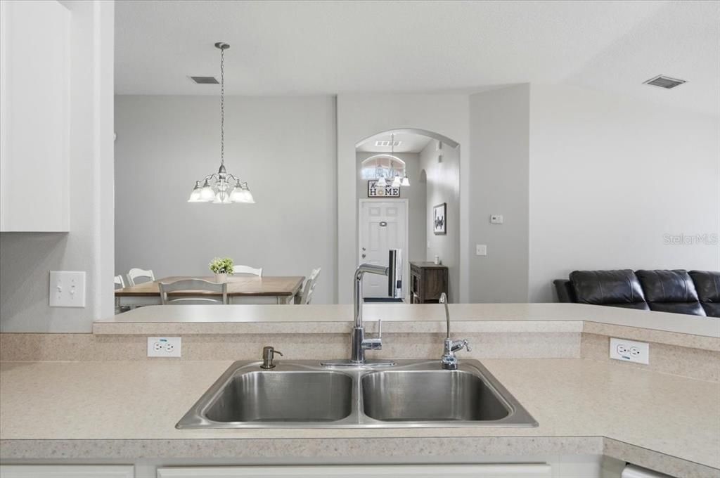 For Sale: $335,000 (4 beds, 2 baths, 1766 Square Feet)