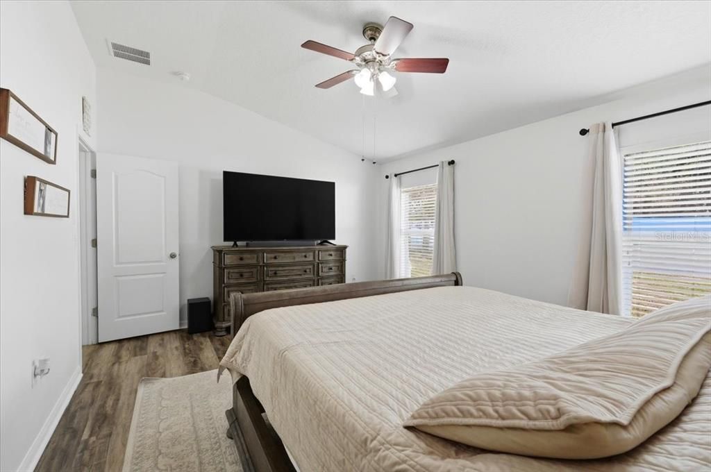 For Sale: $335,000 (4 beds, 2 baths, 1766 Square Feet)