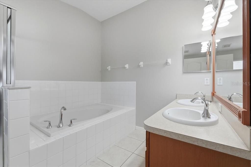 For Sale: $335,000 (4 beds, 2 baths, 1766 Square Feet)