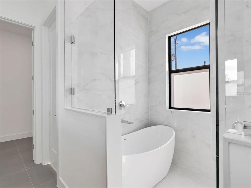For Sale: $425,000 (3 beds, 2 baths, 1854 Square Feet)