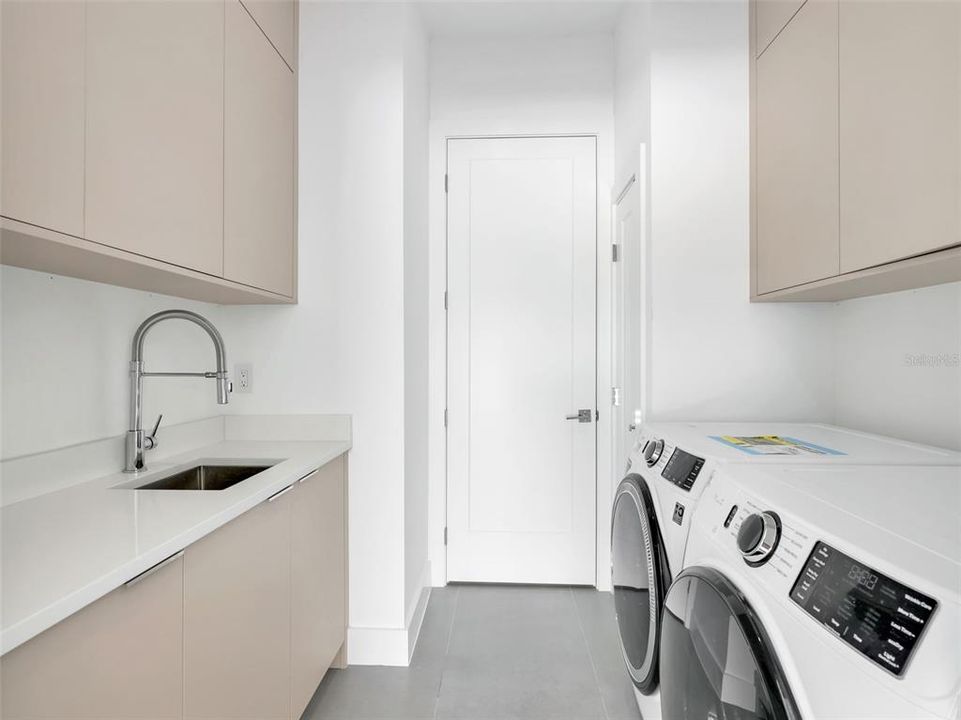 For Sale: $425,000 (3 beds, 2 baths, 1854 Square Feet)