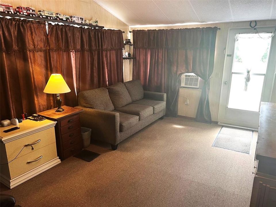 For Sale: $139,500 (3 beds, 2 baths, 1356 Square Feet)