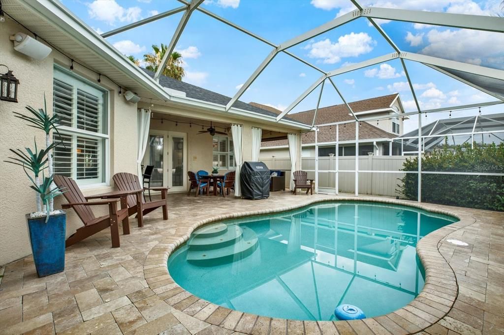 Activo con contrato: $825,000 (4 camas, 3 baños, 3152 Pies cuadrados)