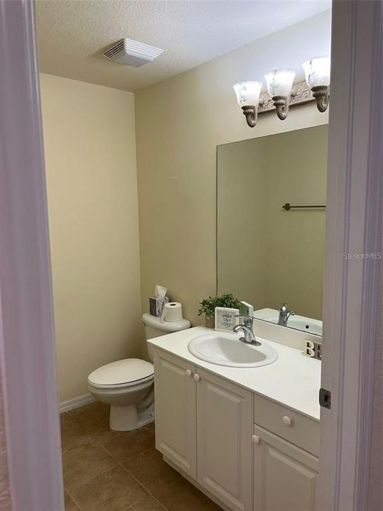 For Rent: $2,600 (3 beds, 2 baths, 1759 Square Feet)