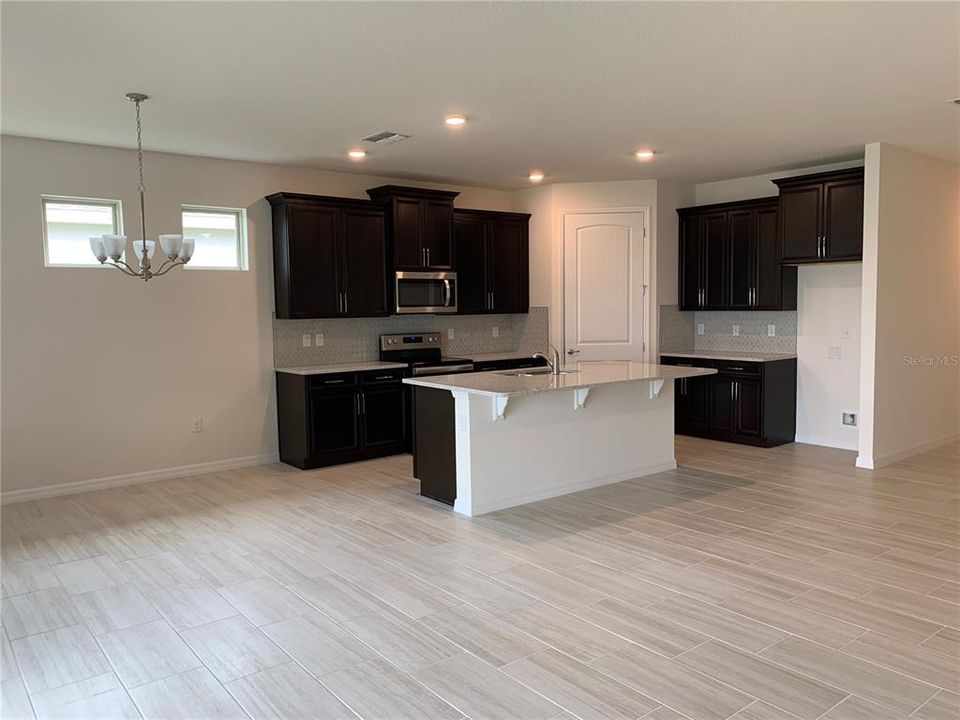 For Rent: $2,395 (4 beds, 2 baths, 2034 Square Feet)