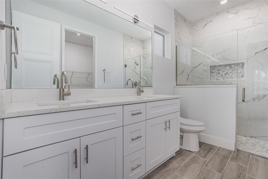 For Rent: $2,200 (3 beds, 2 baths, 1400 Square Feet)