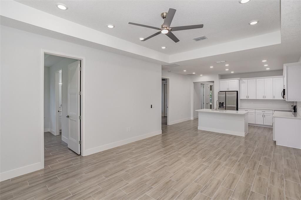 For Rent: $2,200 (3 beds, 2 baths, 1400 Square Feet)