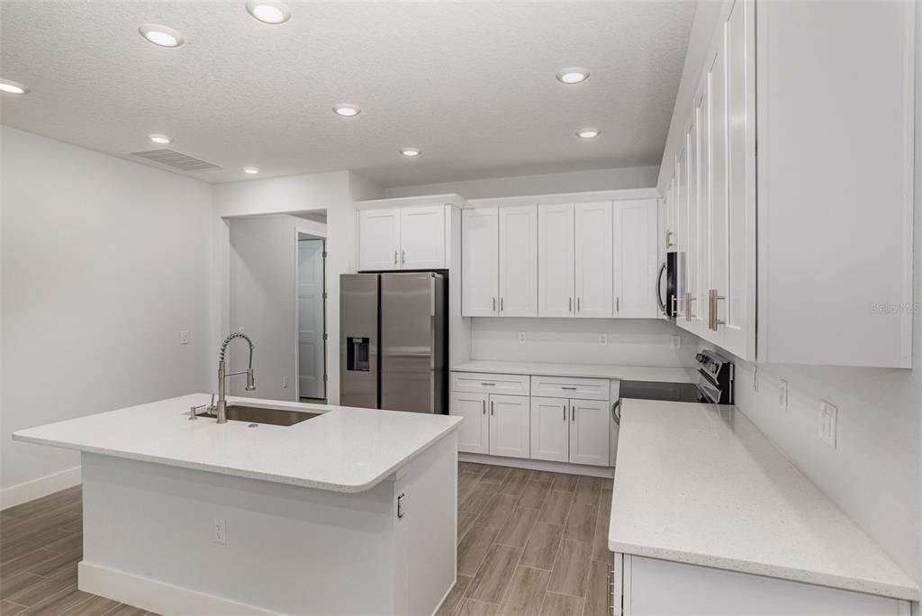 For Rent: $2,200 (3 beds, 2 baths, 1400 Square Feet)