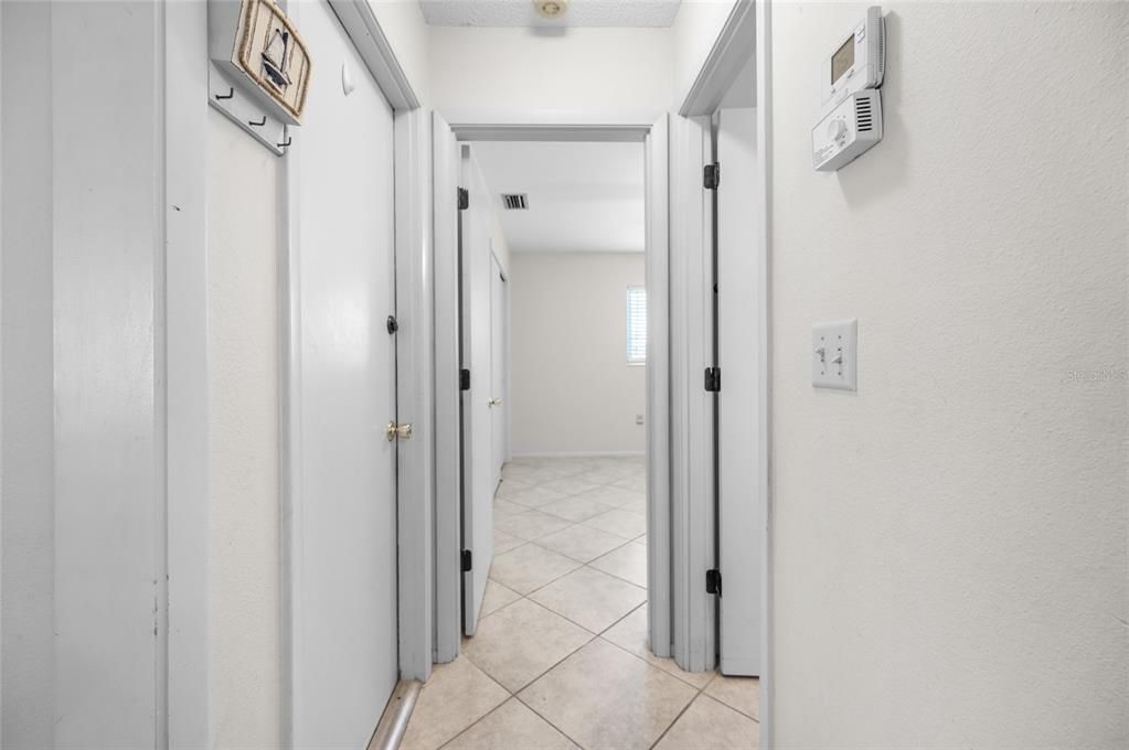 Active With Contract: $265,000 (2 beds, 2 baths, 1254 Square Feet)