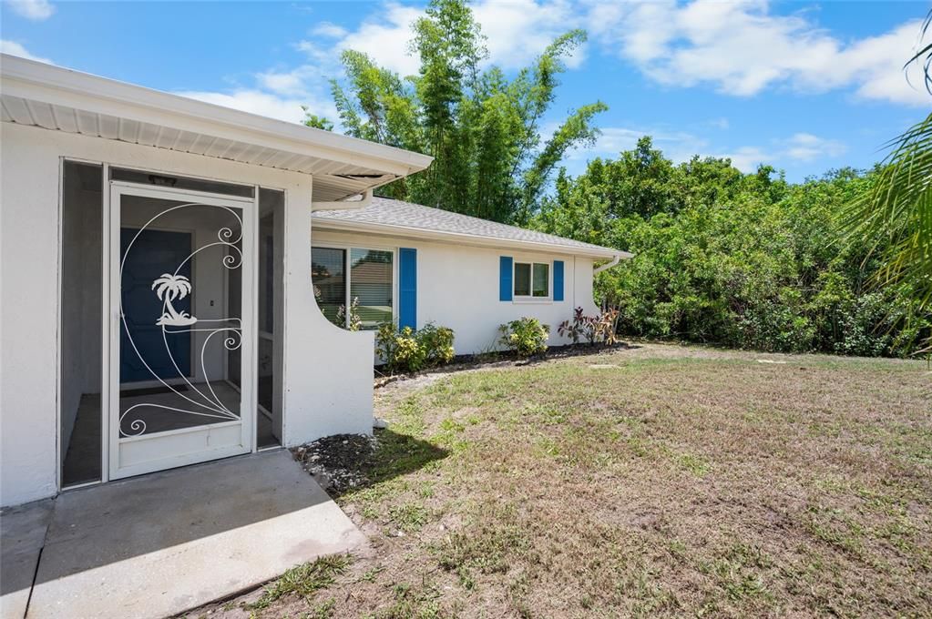 Active With Contract: $265,000 (2 beds, 2 baths, 1254 Square Feet)